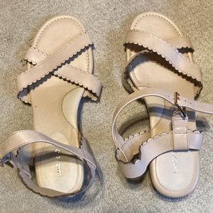 Scalloped summer sandal